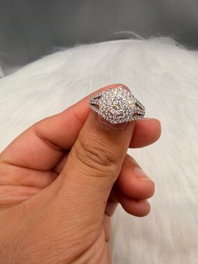 14k White Gold 1 Ctw Lab-Gronw Diamond Ring Size 7.25.